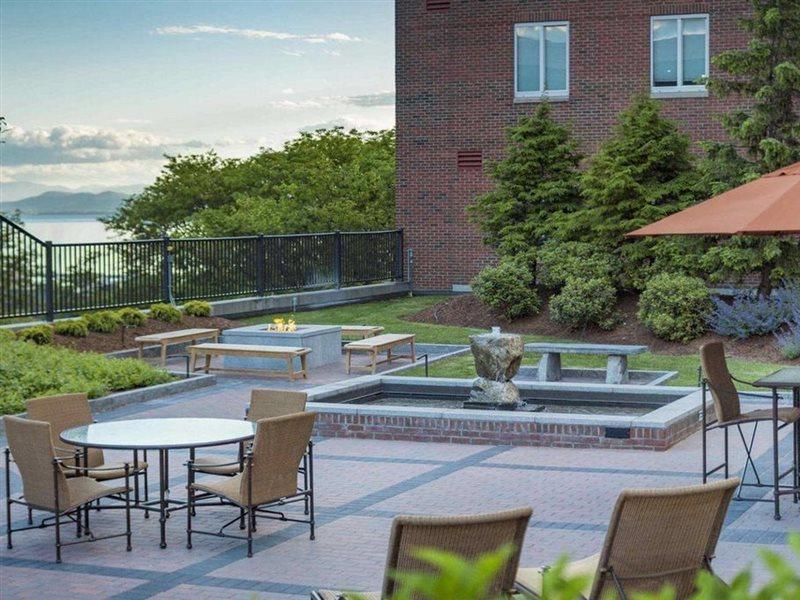 Courtyard Burlington Harbor Hotel Exterior photo